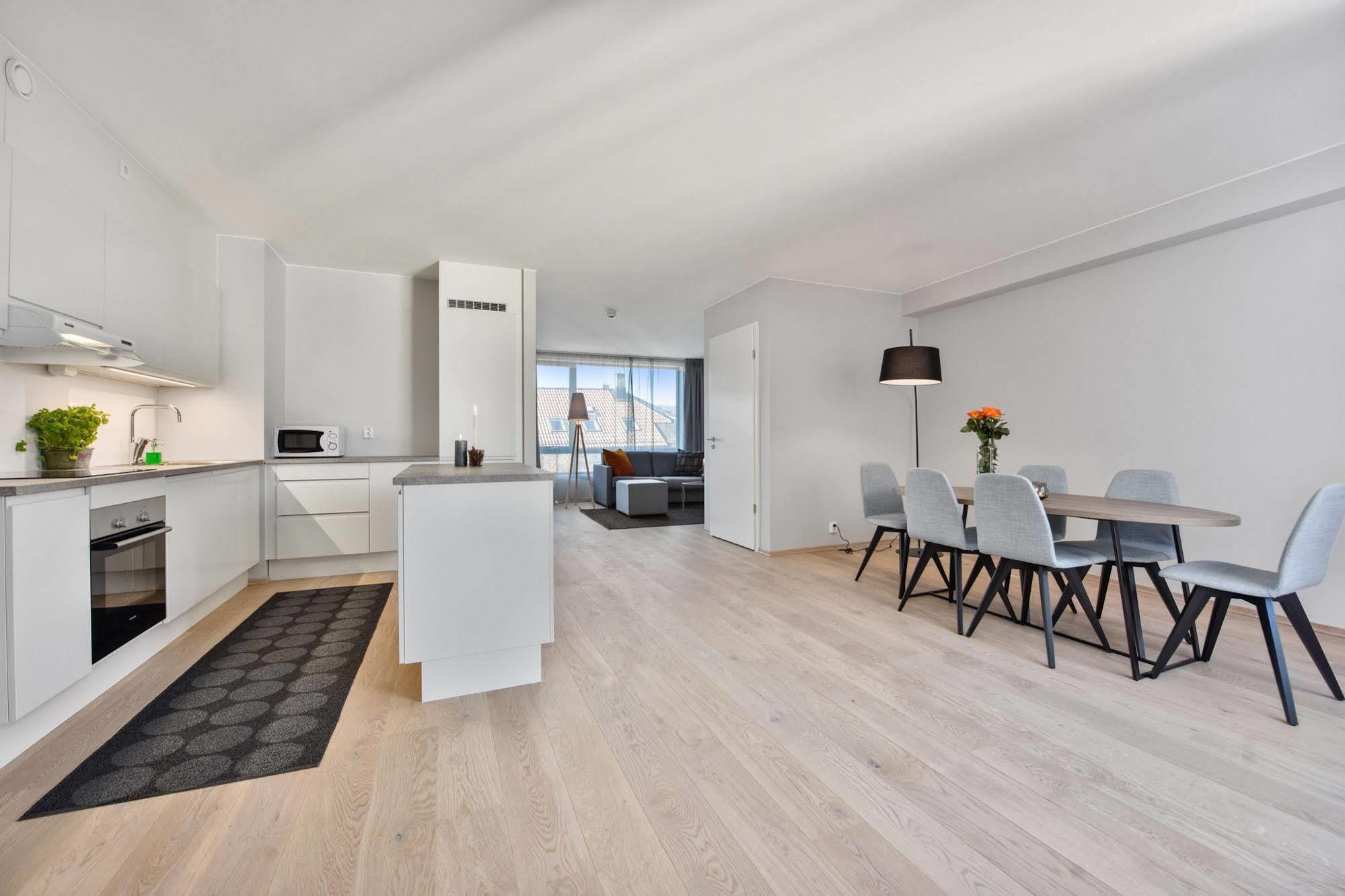 Forenom Serviced Apartments Oslo Majorstuen Esterno foto